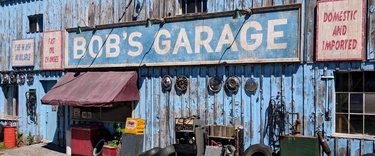 Bob's Garage from Schitt's Creek