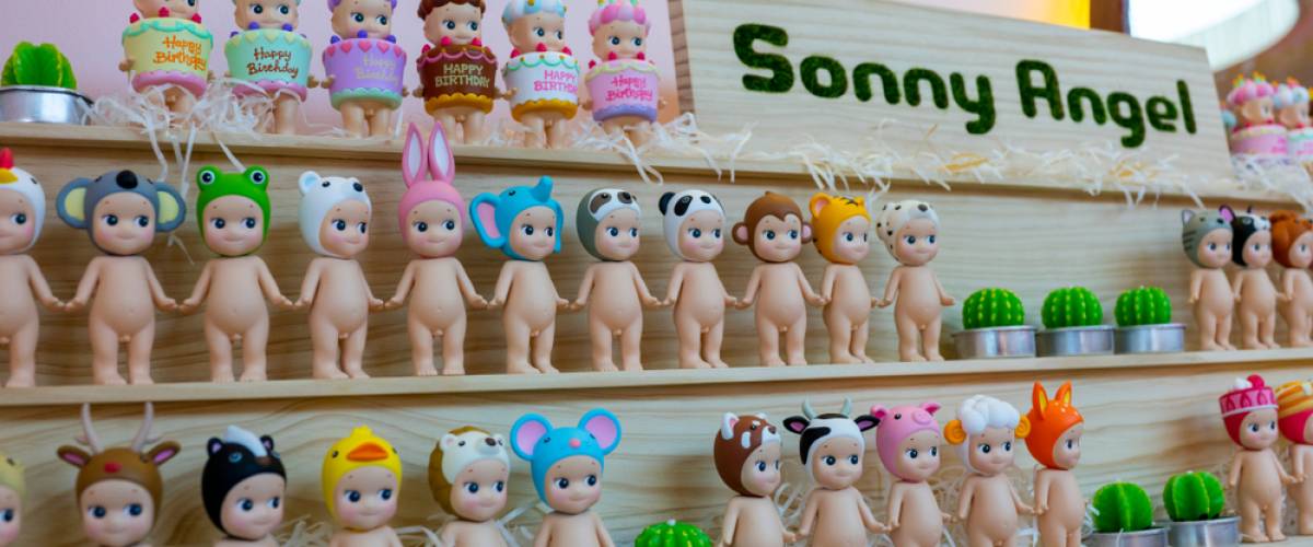 Sonny Angels figurines on shelf
