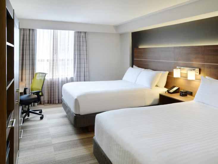 Top 10 cheap hotels in Toronto