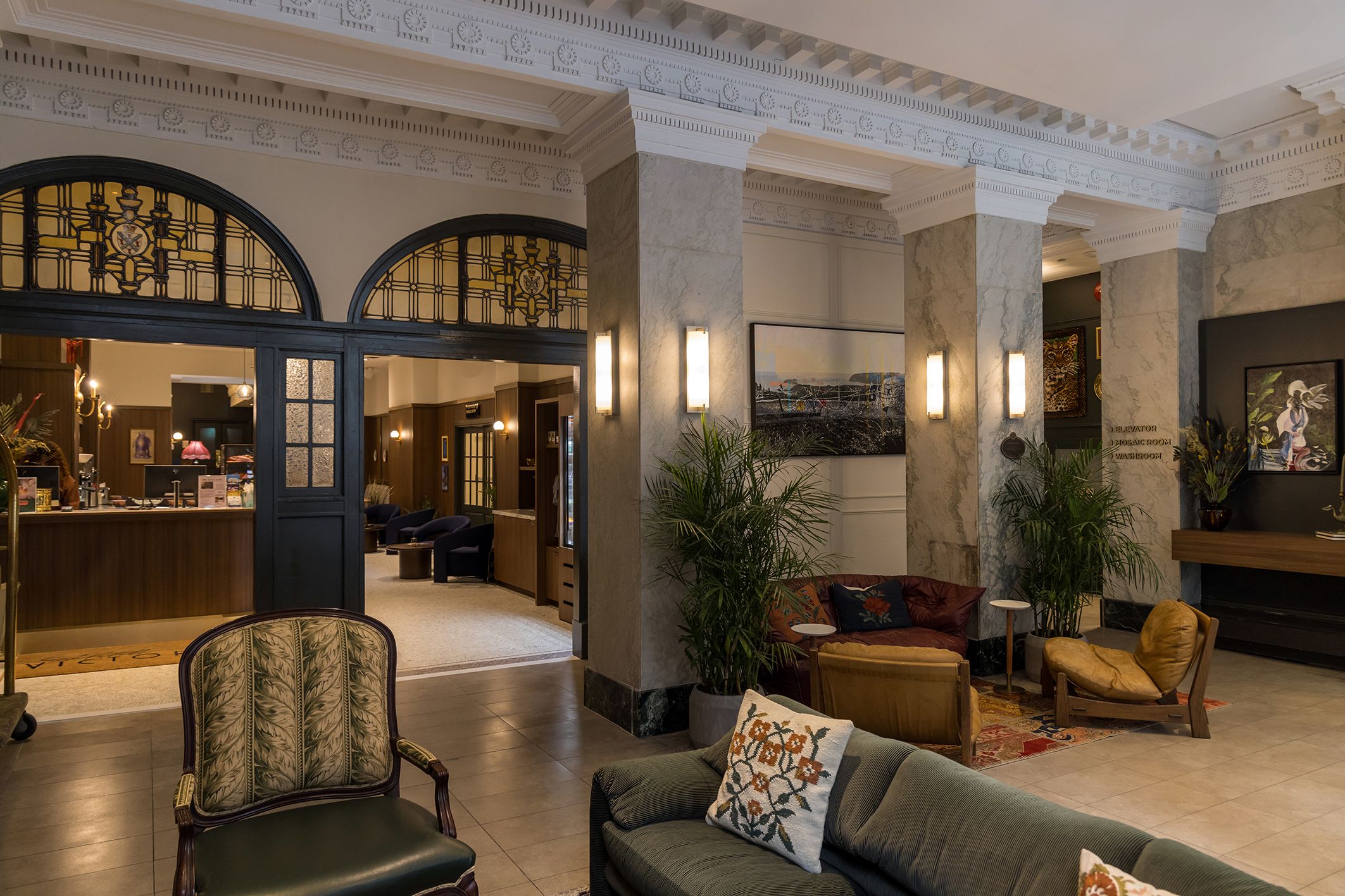 Top 10 cheap hotels in Toronto