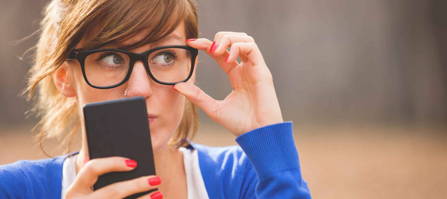 Girl with cellphone.