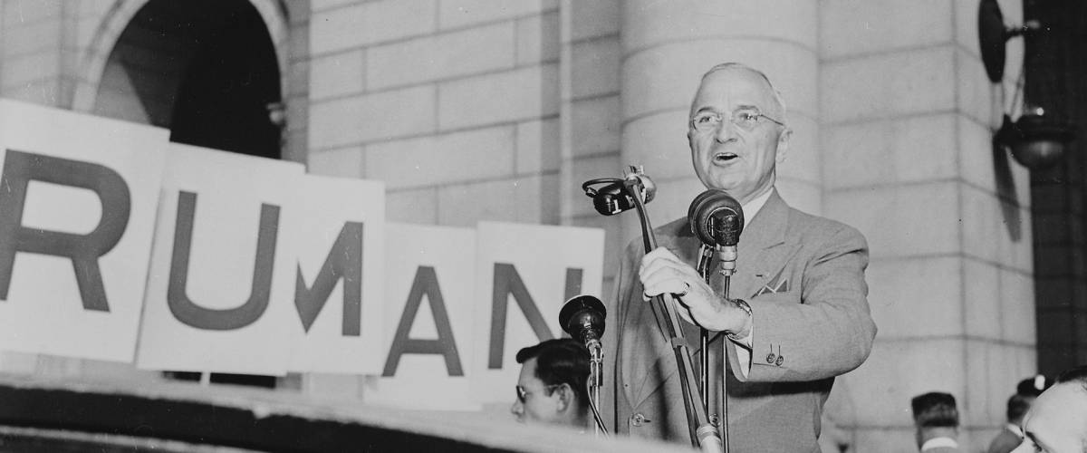 President Truman returning from a campaign trip, 1948
