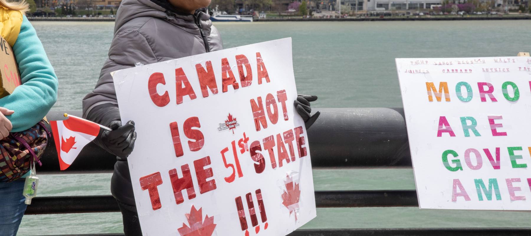 Buy Canadian sign