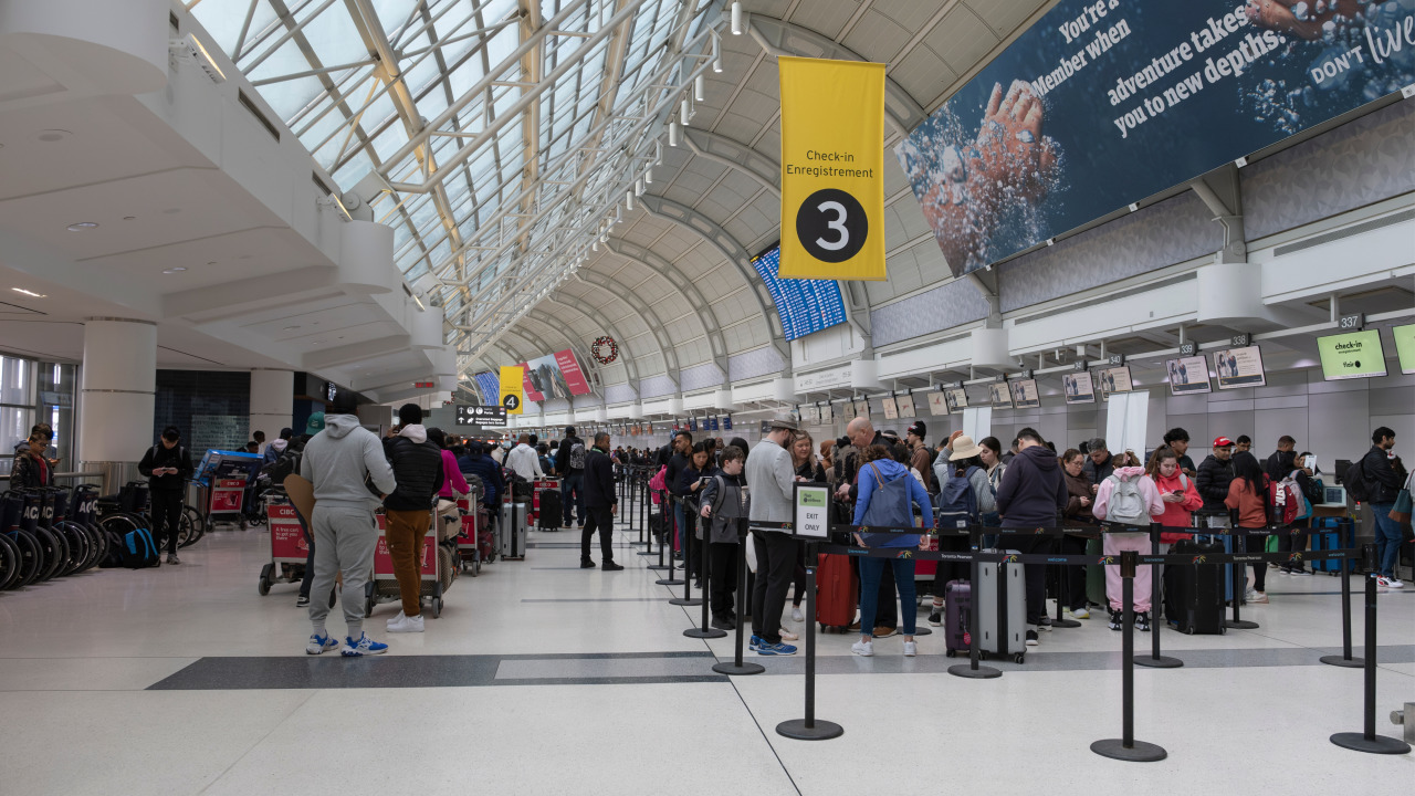 98,000 air complaints stuck in backlog